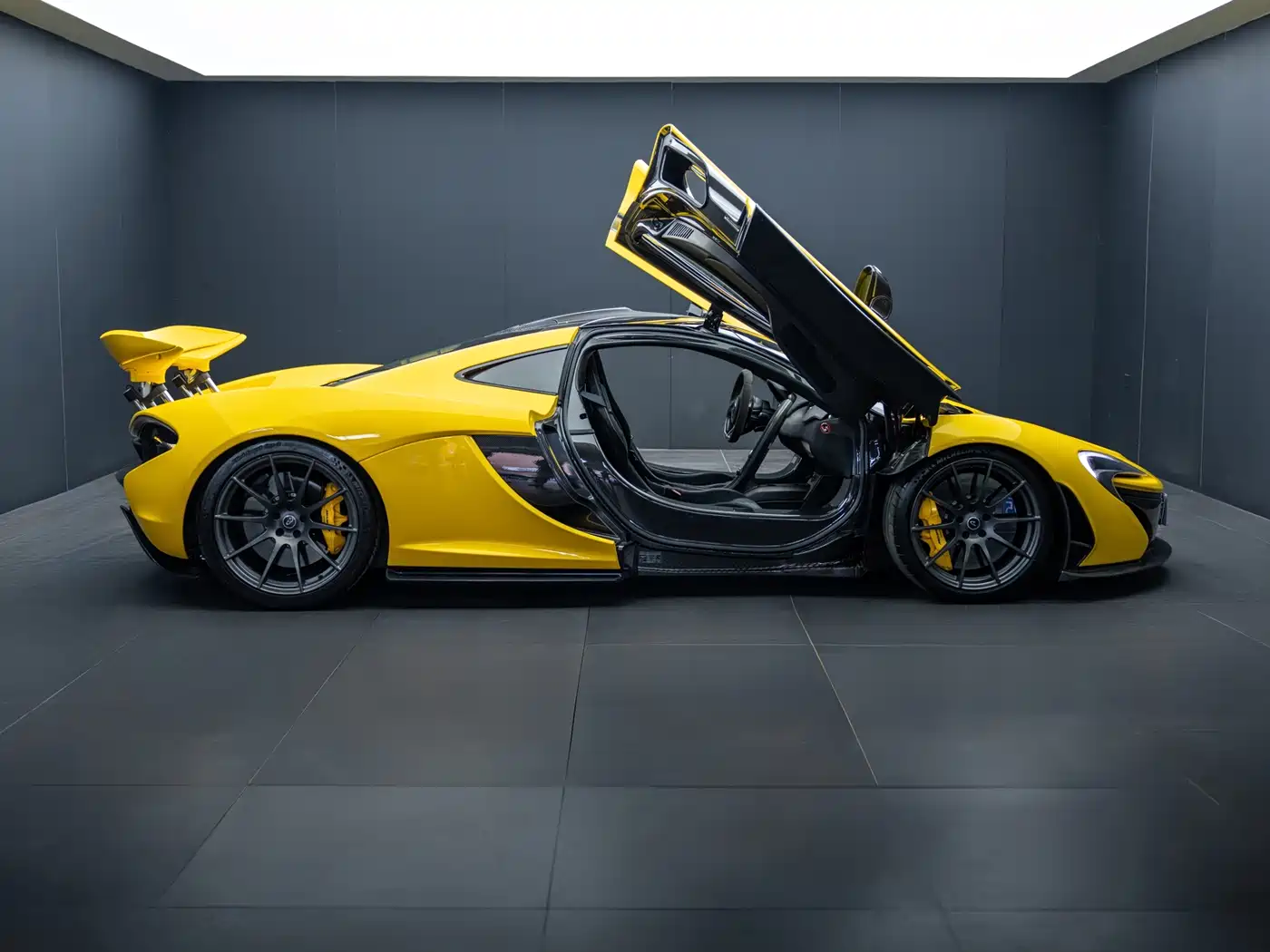 McLaren P1 2015 2014 3.8T Standard