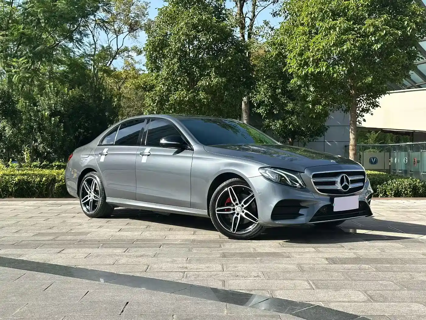 Mercedes-Benz E-Class 2017 E 200 Sport 4MATIC фото 3