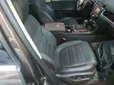 Фото 25 - Volkswagen Touareg