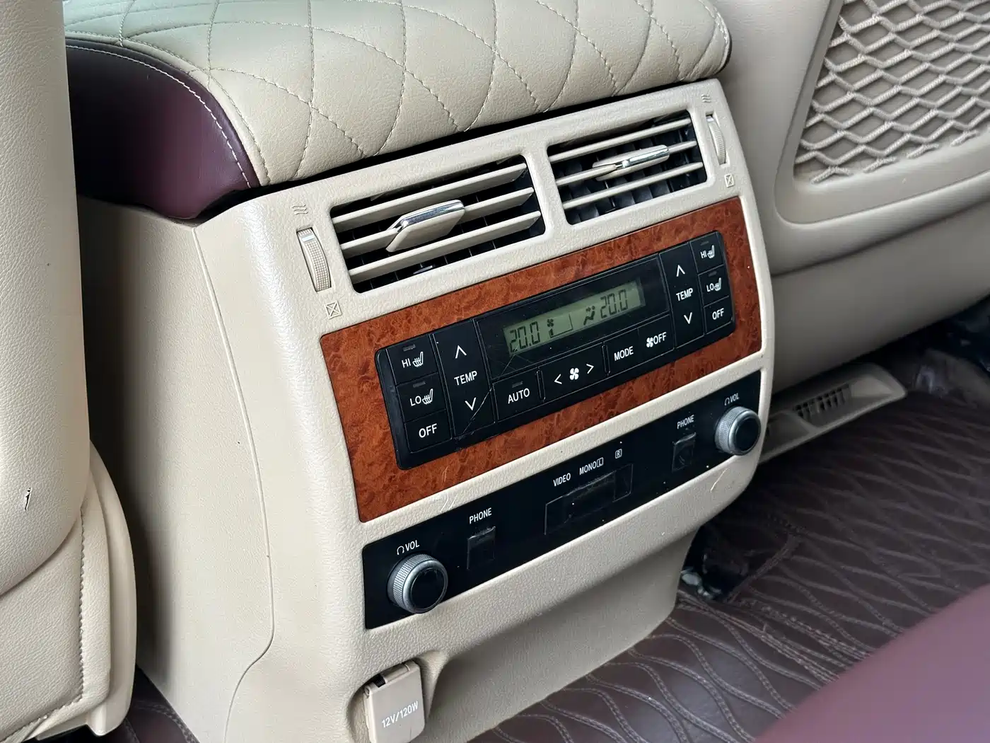 Toyota Land Cruiser 2012 4.6L Automatic VX-R фото 25