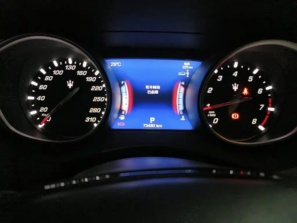 Фото 4 - Maserati Levante
