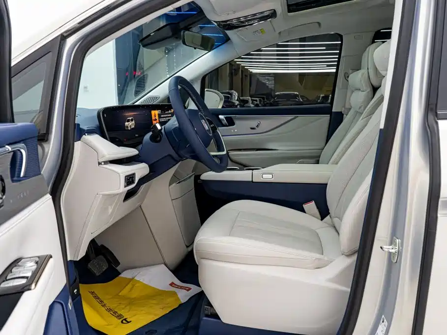 Buick GL8 New Energy 2024 2024 Land Honor Luxury Edition 6-Seater