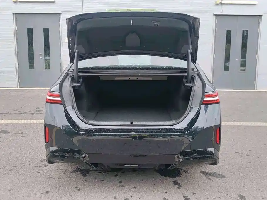 BMW i5 2026 2025 eDrive 35L M Sport Package