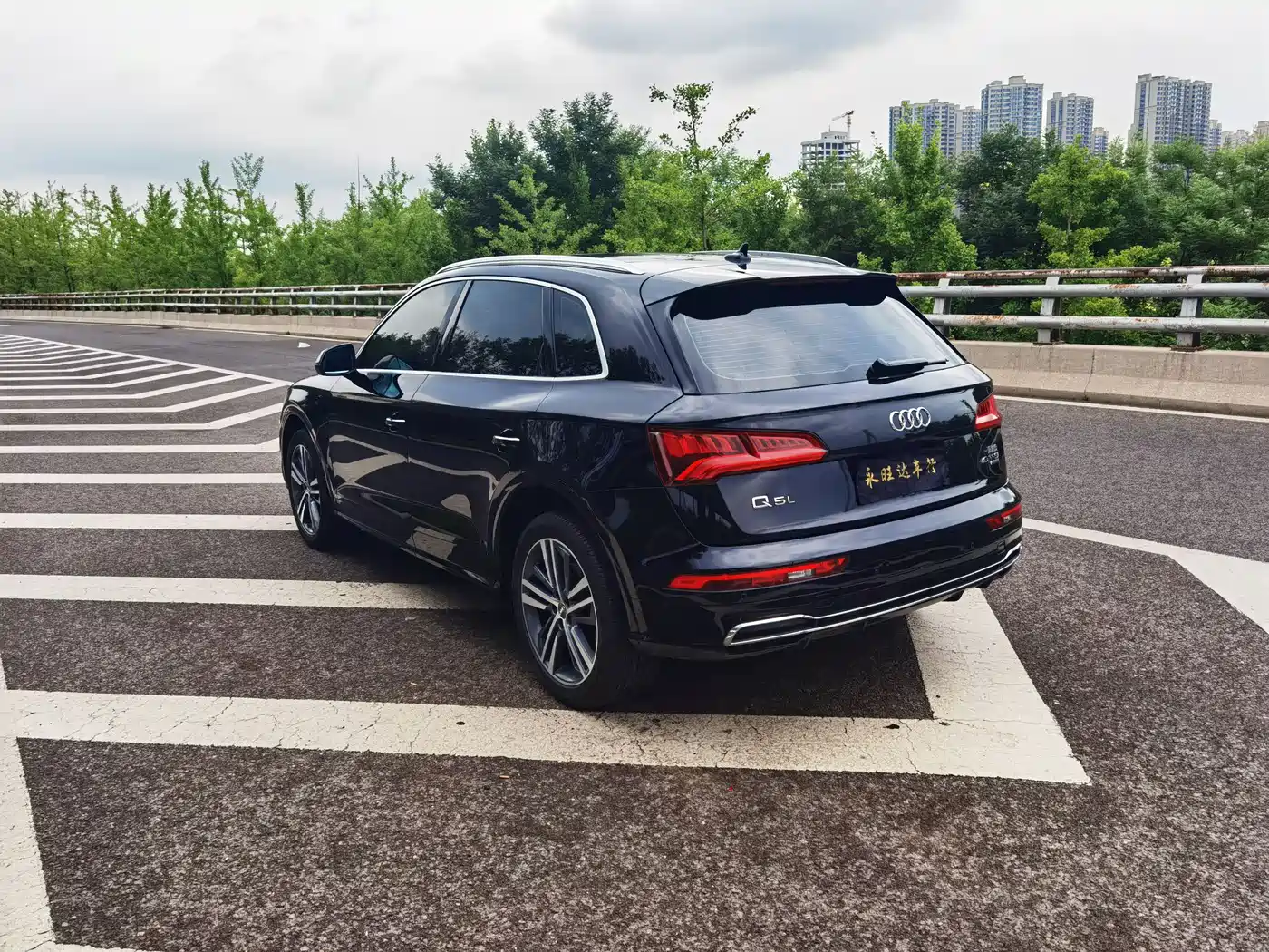 Audi Q5L 2020 Facelift 40 TFSI Honor Fashion фото 4