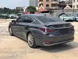 Фото 4 - Lexus ES