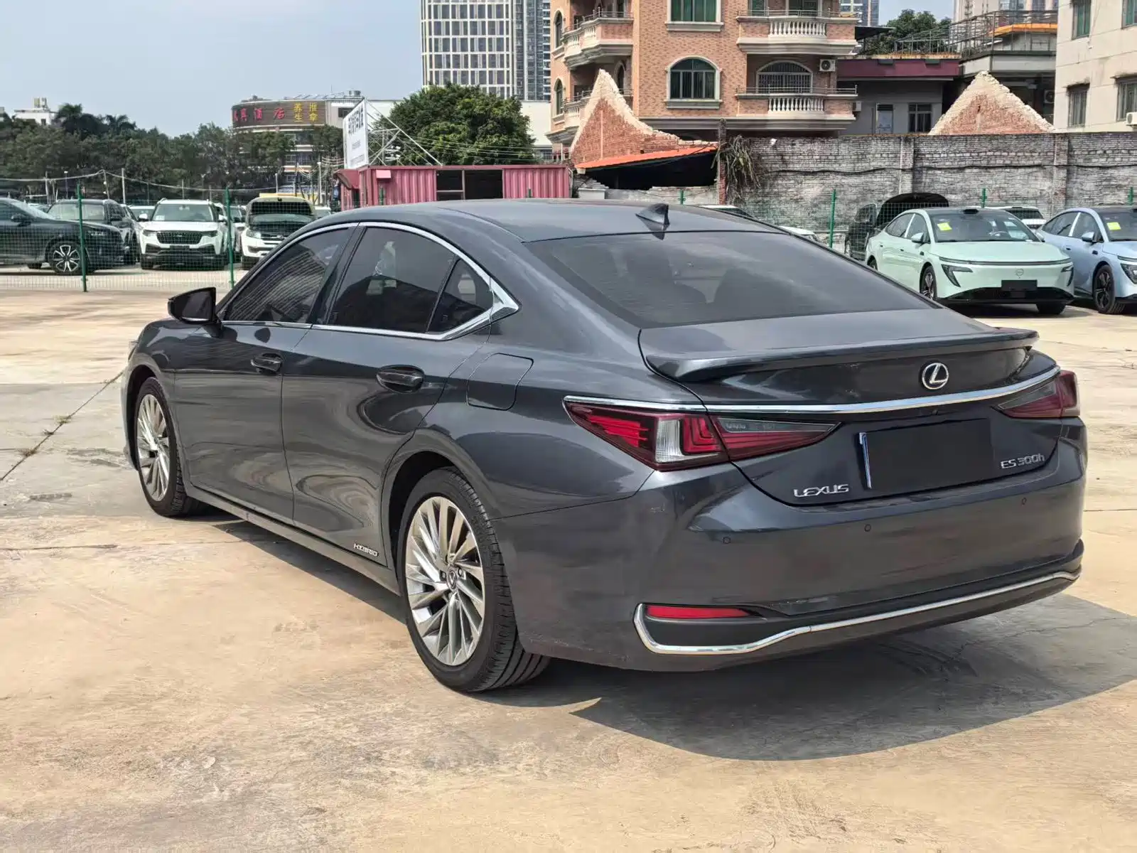 Фото 4 - Lexus ES