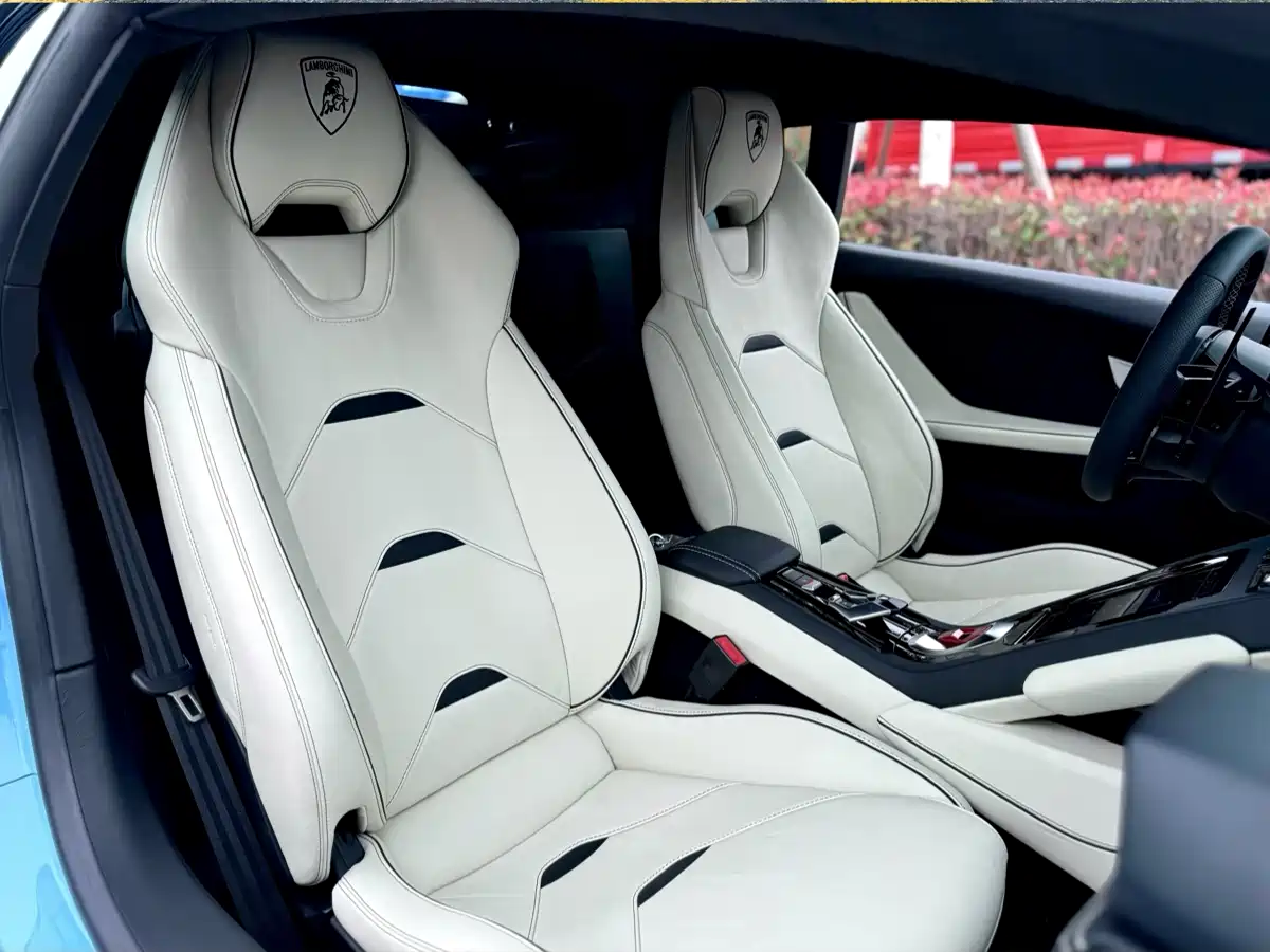 LAMBORGHINI HURACÁN