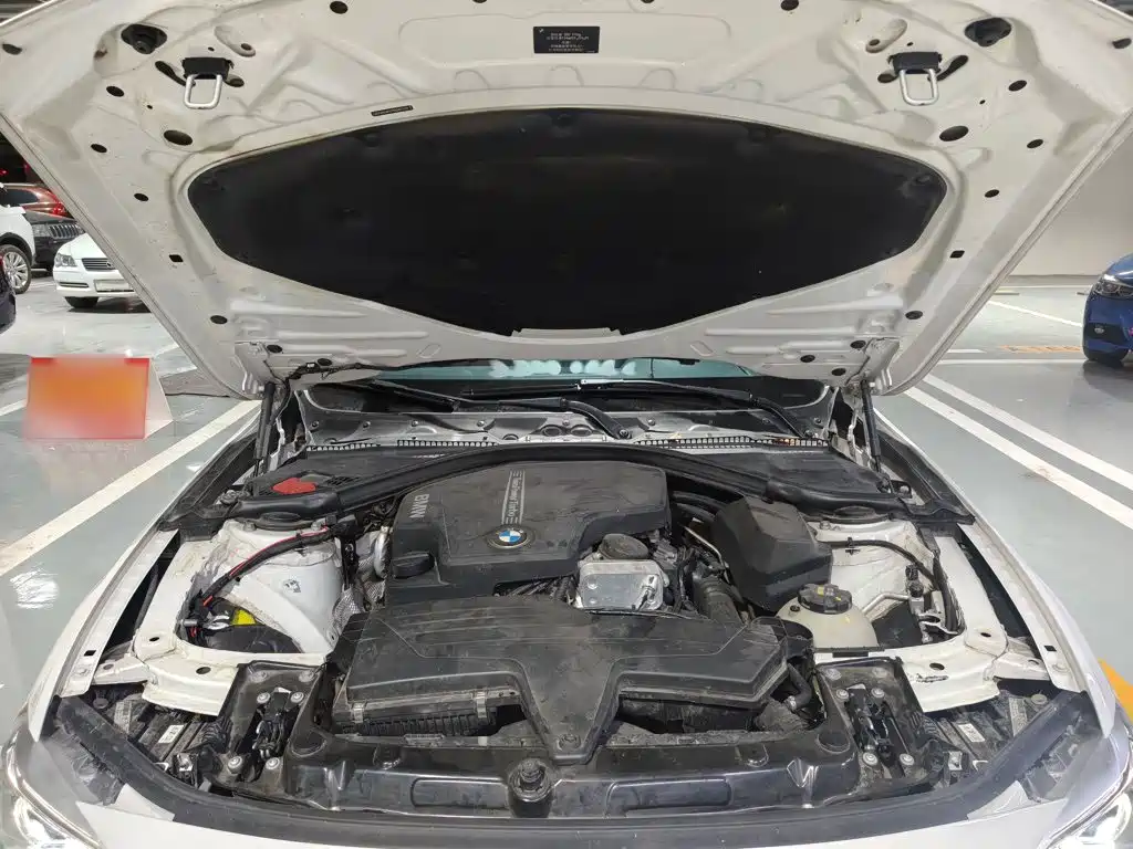 Photo 20 - BMW 3 Series