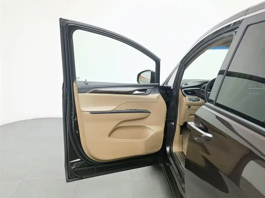 Buick GL8 2017 ES 28T Luxury China V фото 8