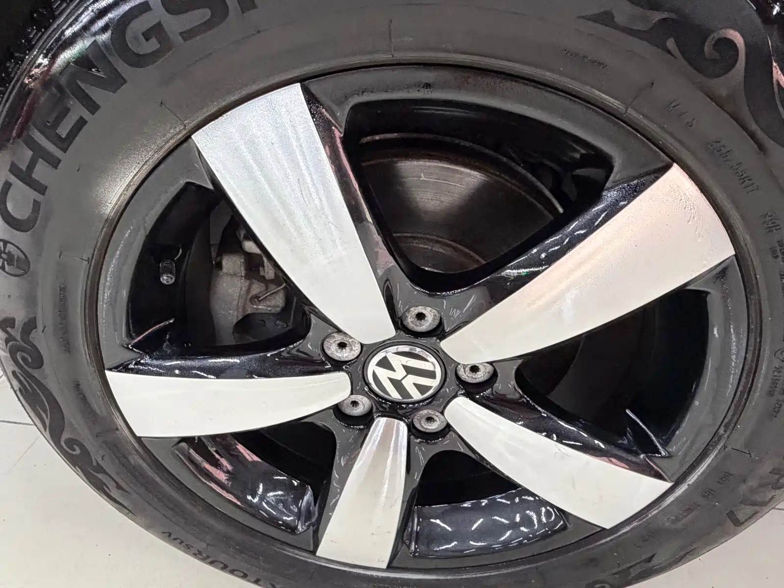 Фото 9 - Volkswagen Tiguan