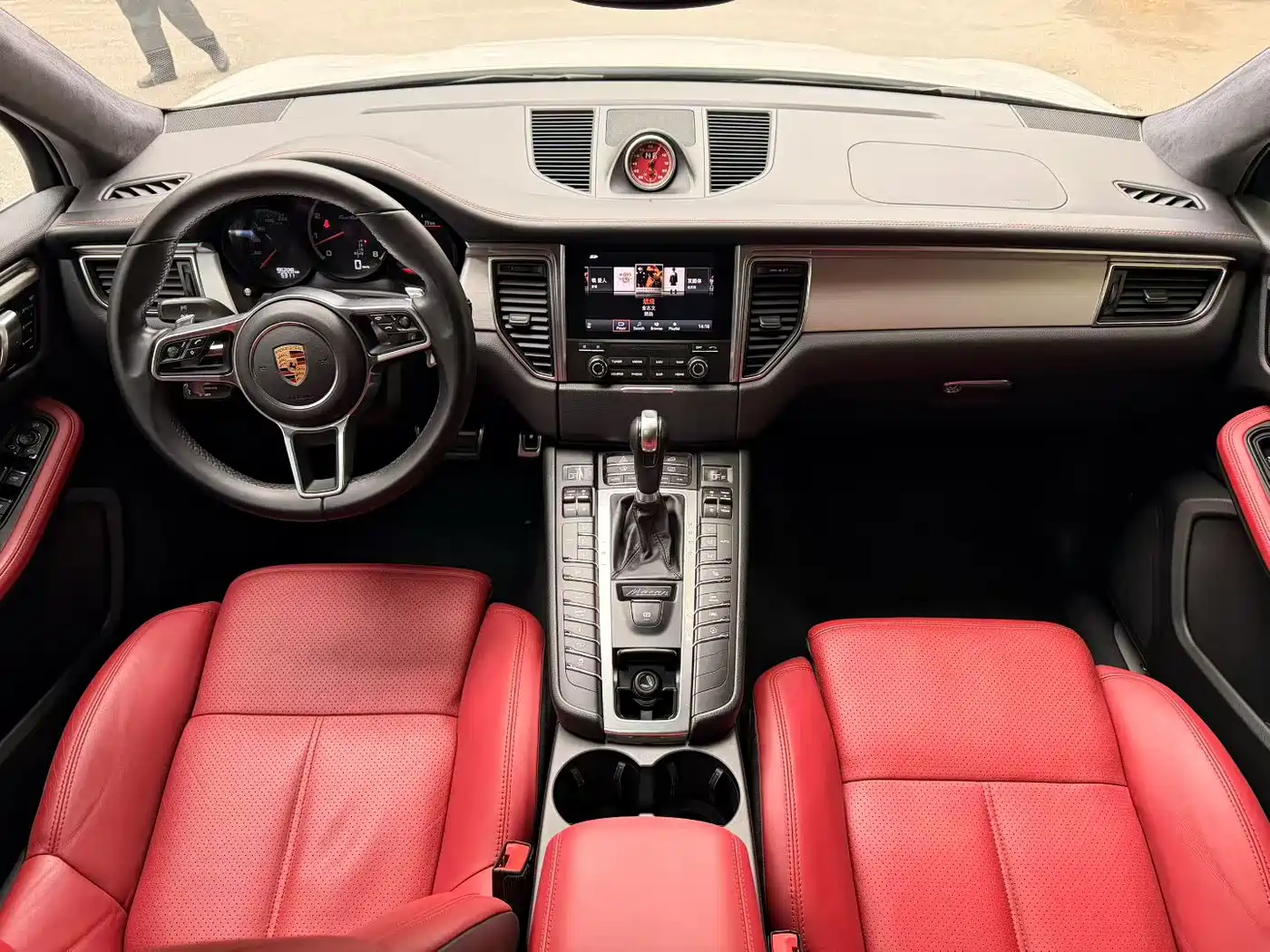 Porsche Macan 2017 Macan Turbo 3.6T фото 8