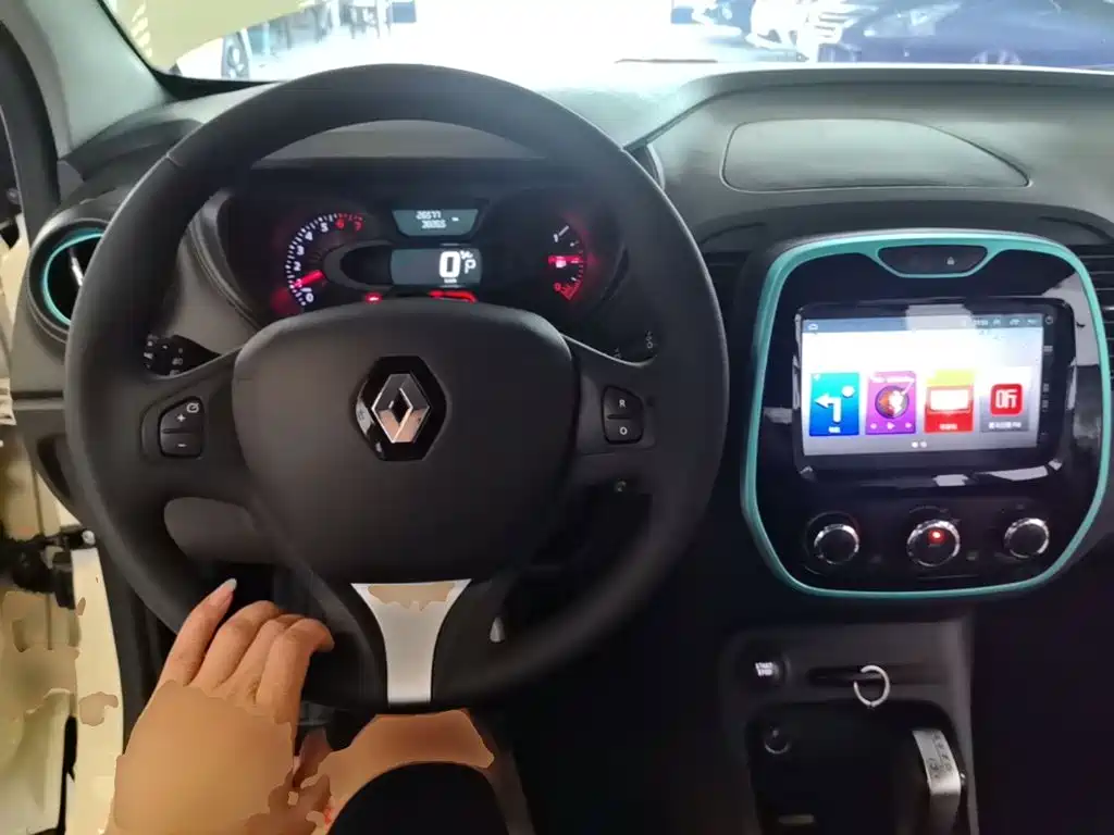 Renault Captur 2018 2015 Model 1.2T Automatic Standard Edition