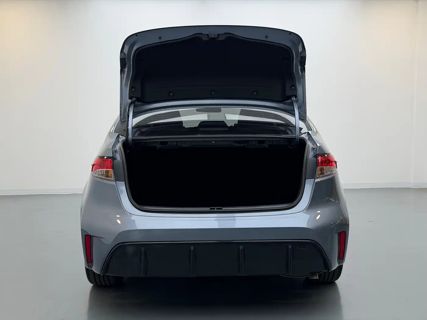 Toyota Levin 2023 Smart Hybrid 1.8L Sport Edition фото 18