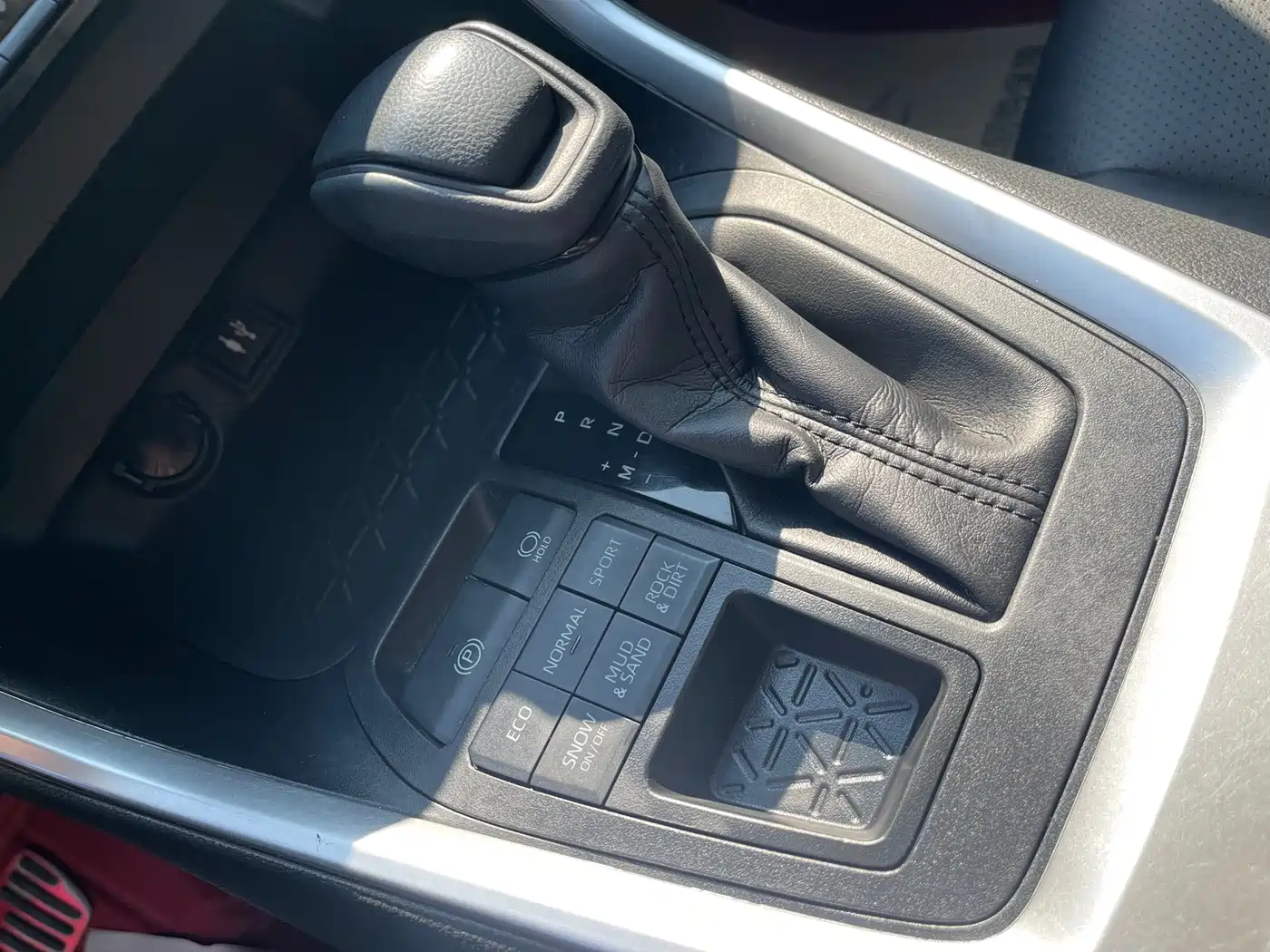 Toyota RAV4 Rongfang 2021 2.0L CVT 4WD Trend фото 14