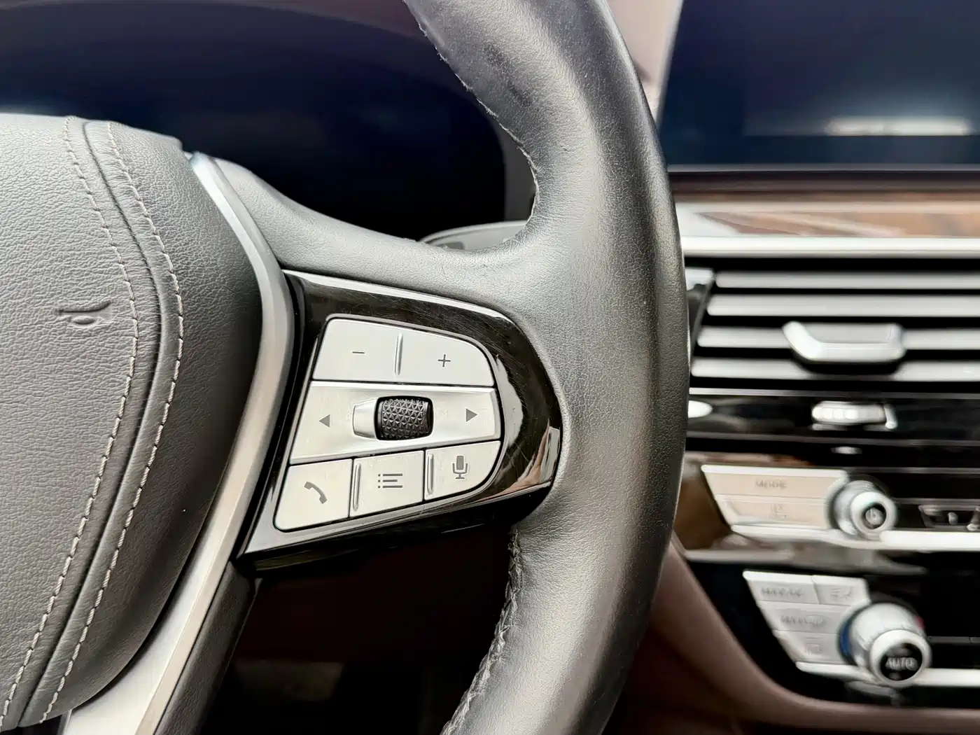 BMW 5 Series 2020 525Li Luxury Package фото 17