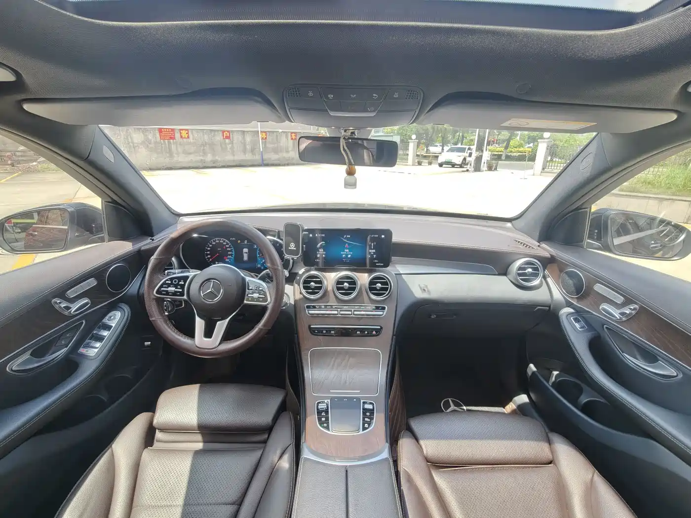 Mercedes-Benz GLC 2020 Facelift GLC 260 L 4MATIC Luxury фото 12