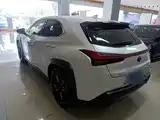 صورة 23 - Lexus UX