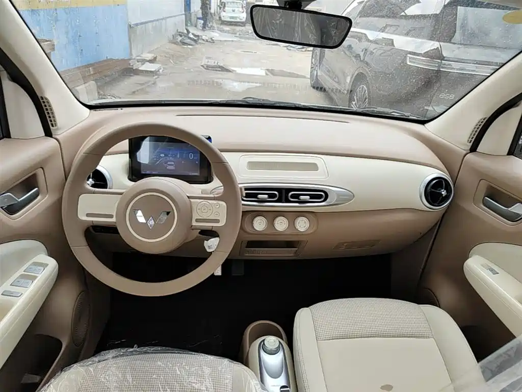 Wuling Motors Hongguang MINIEV 2026 2025 4-Door Advanced