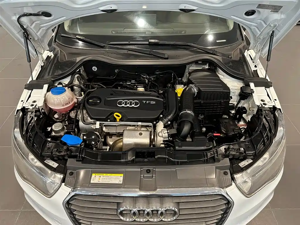 Audi A1 2015 2014 30 TFSI Sportback Fashion