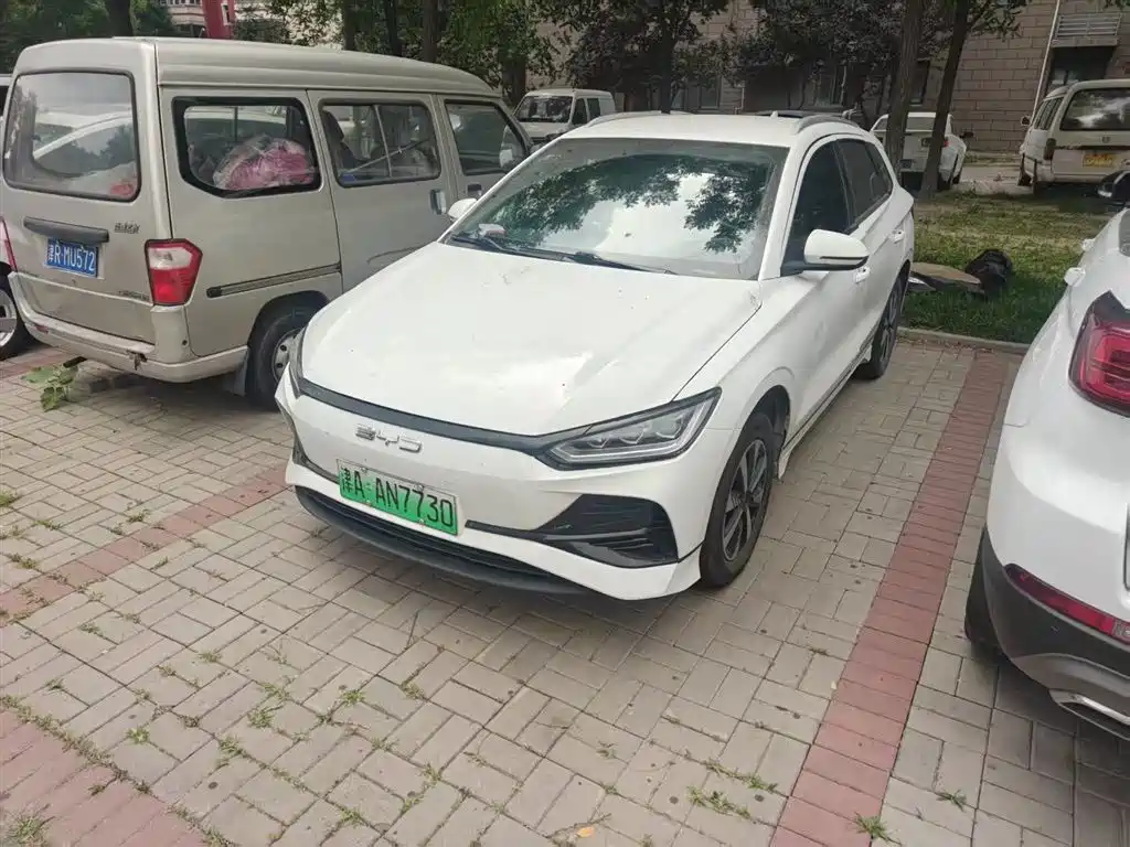 BYD e2 2023 Luxury Model