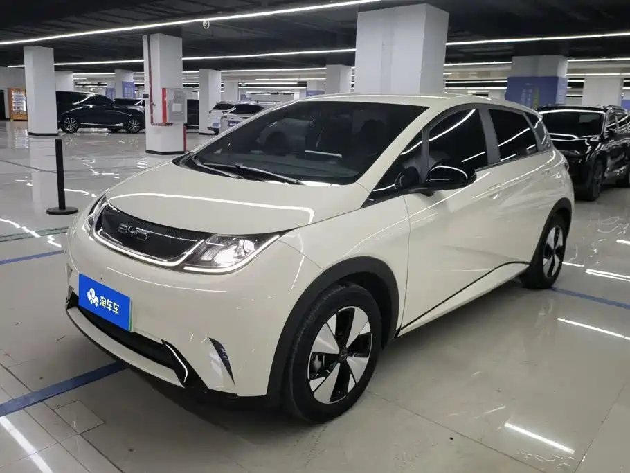 BYD Dolphin 2023