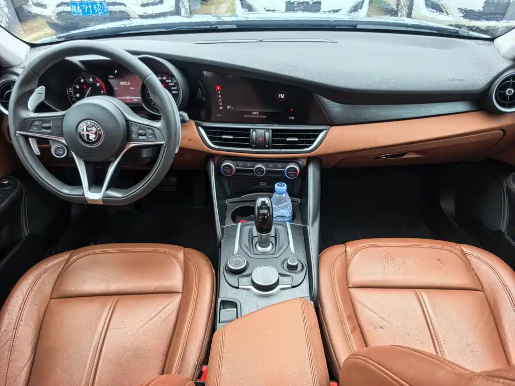 Alfa Romeo Giulia 2018 2017 2.0T 280HP Luxury Edition