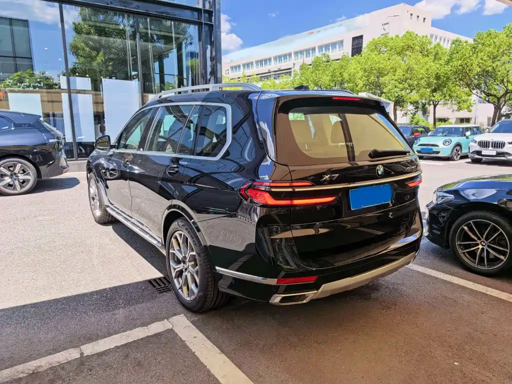 BMW X7 2025 2024 xDrive40i Leading Luxury Package