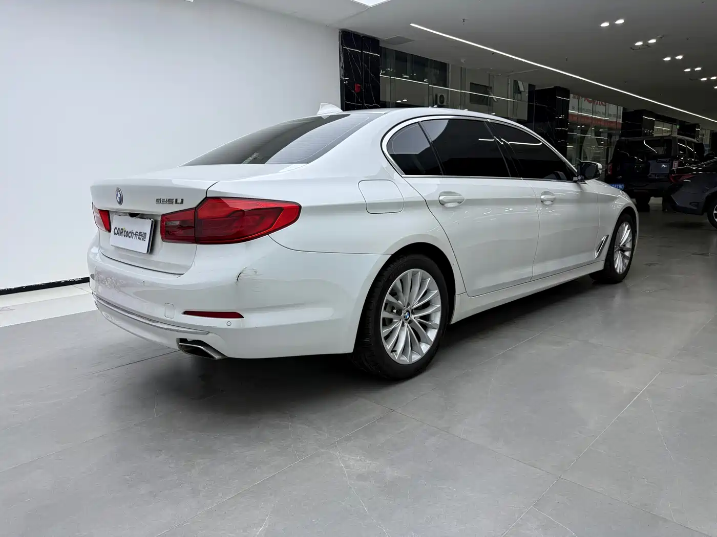 BMW 5 Series 2019 525Li Luxury Package фото 3
