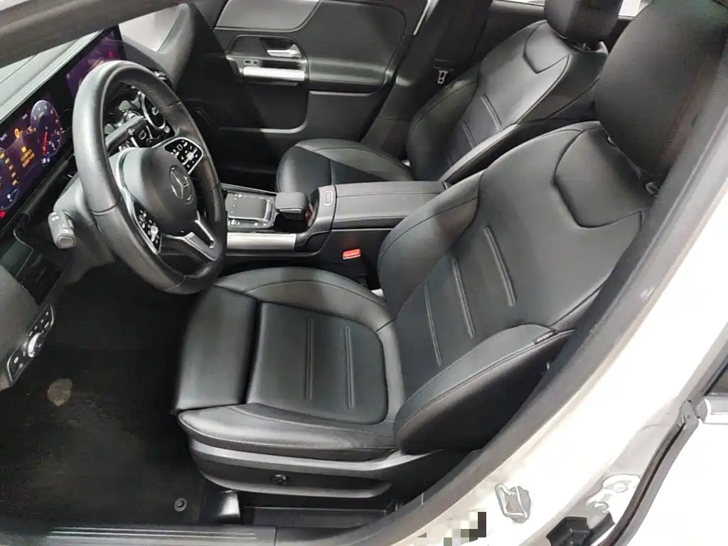 Mercedes-Benz GLA 2023 2023 GLA 200
