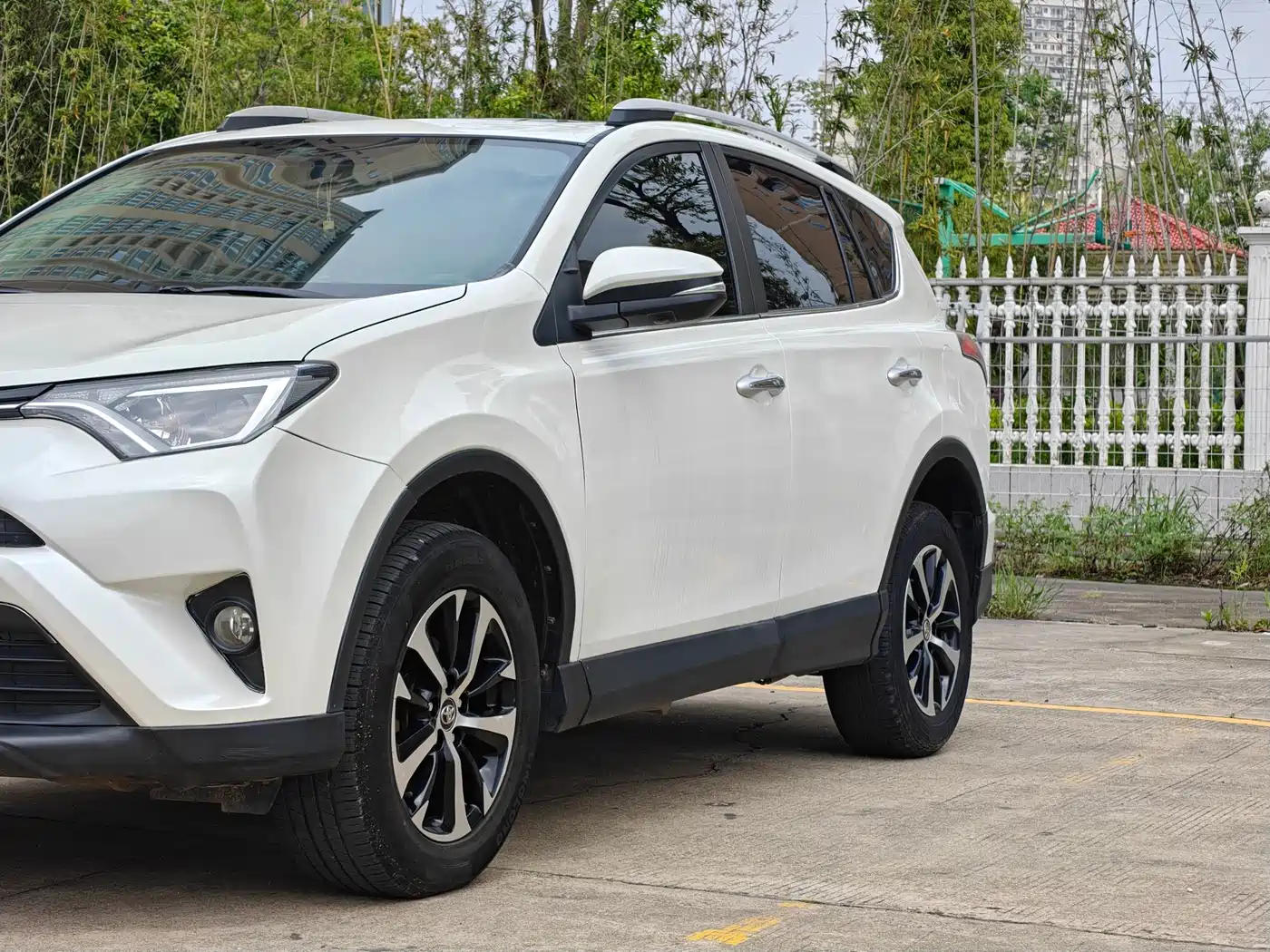 Toyota RAV4 Rongfang 2016 2.0L CVT 2WD Comfort (China V) фото 24
