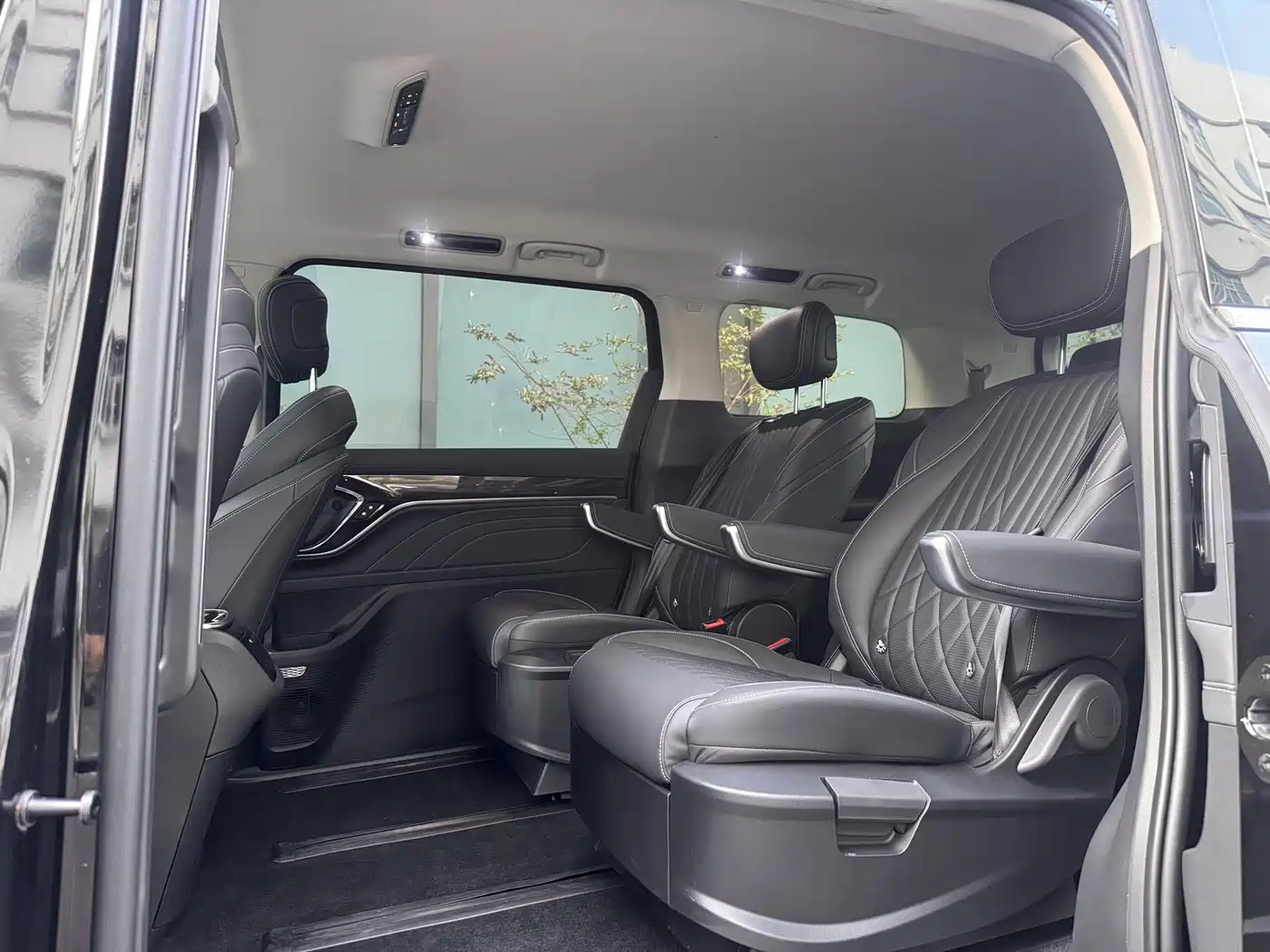 Maxus MIFA 9 2024 2024 Model Super Hybrid Long Range Executive 7-Seater