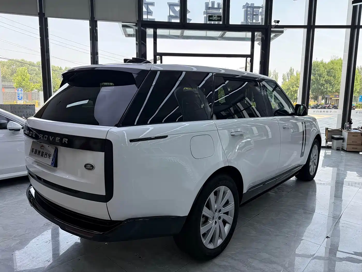 Land Rover Range Rover 2025 2025 3.0 L6 400PS Flourishing Era Extended Wheelbase