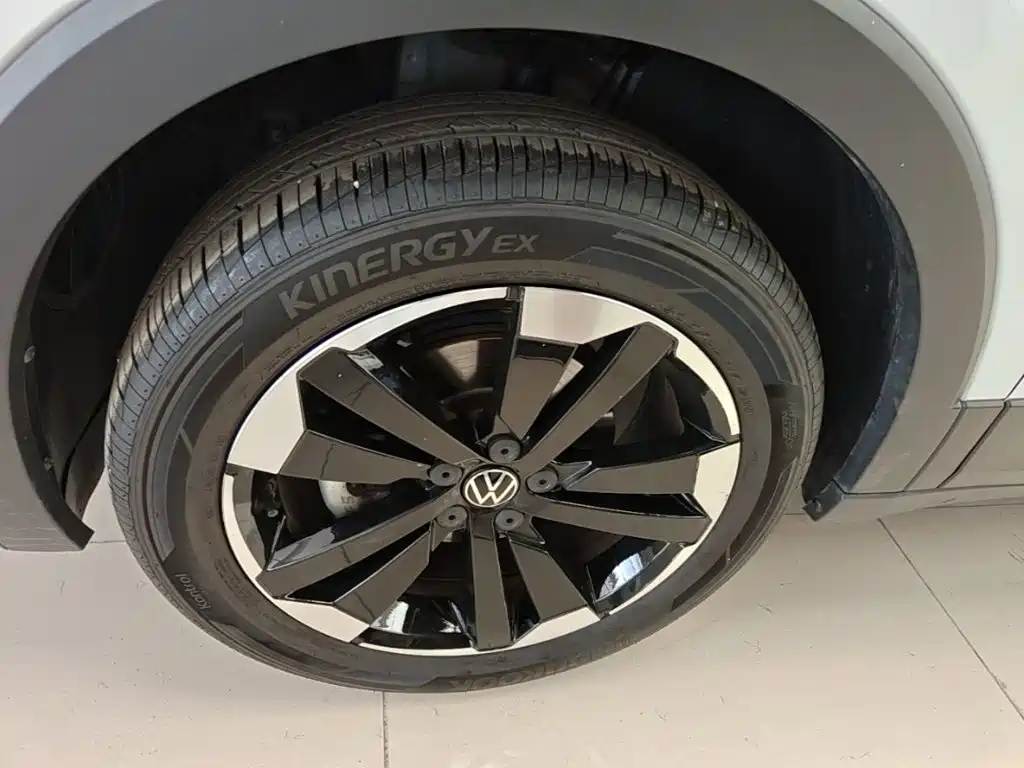 Volkswagen Tanying 2025 2023 Model 200TSI DSG Joy Smart Connect Edition