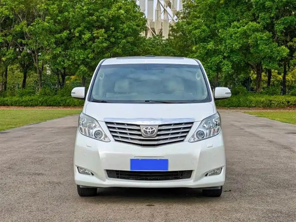 Toyota Alphard 2011 3.5L Luxury Edition фото 2