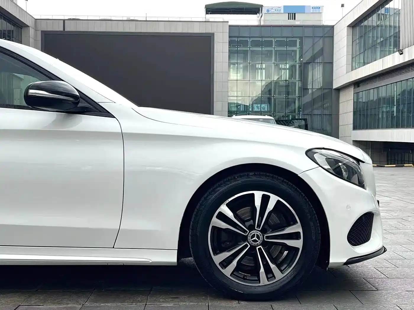 Mercedes-Benz C-Class 2017 Facelift C 200 Sport Edition фото 4