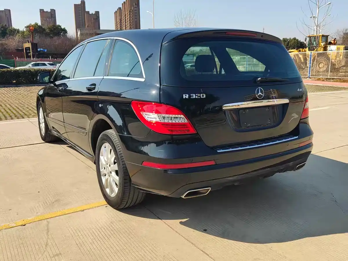 Mercedes-Benz R-Class 2017 R 320 4MATIC Luxury Collector's Edition фото 5