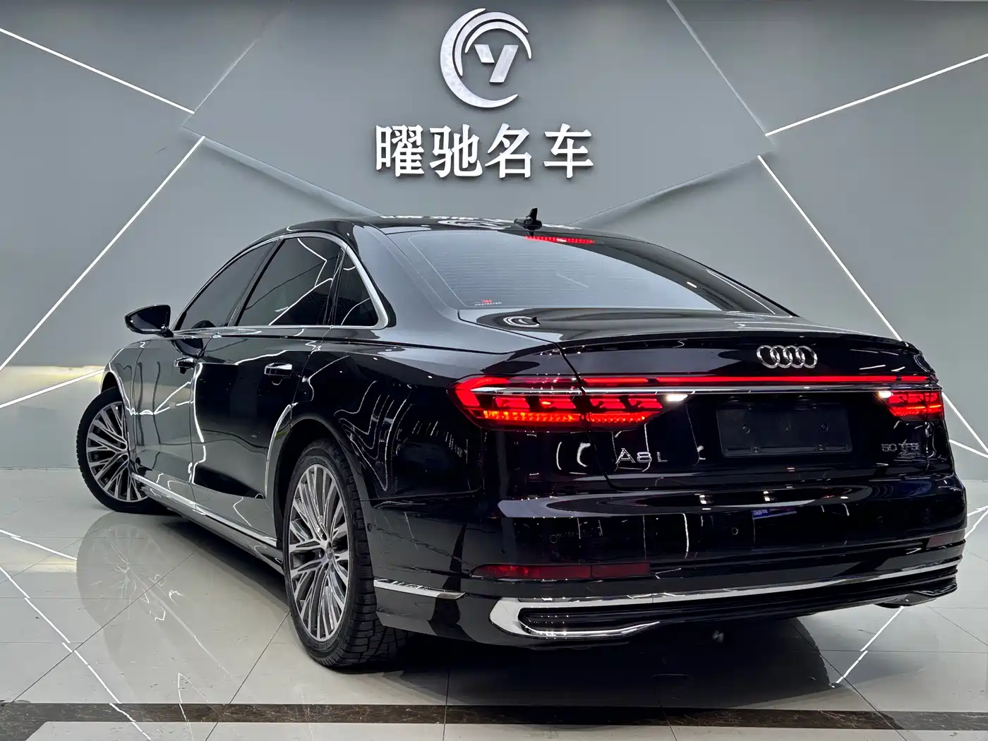 Audi A8 2024 Model A8L 50 TFSI quattro Premium Selection фото 4