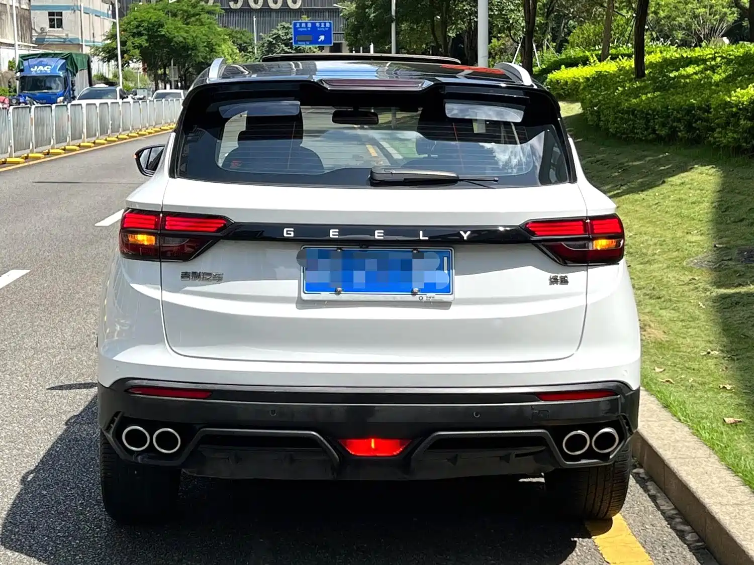 Фото 18 - Geely Coolray