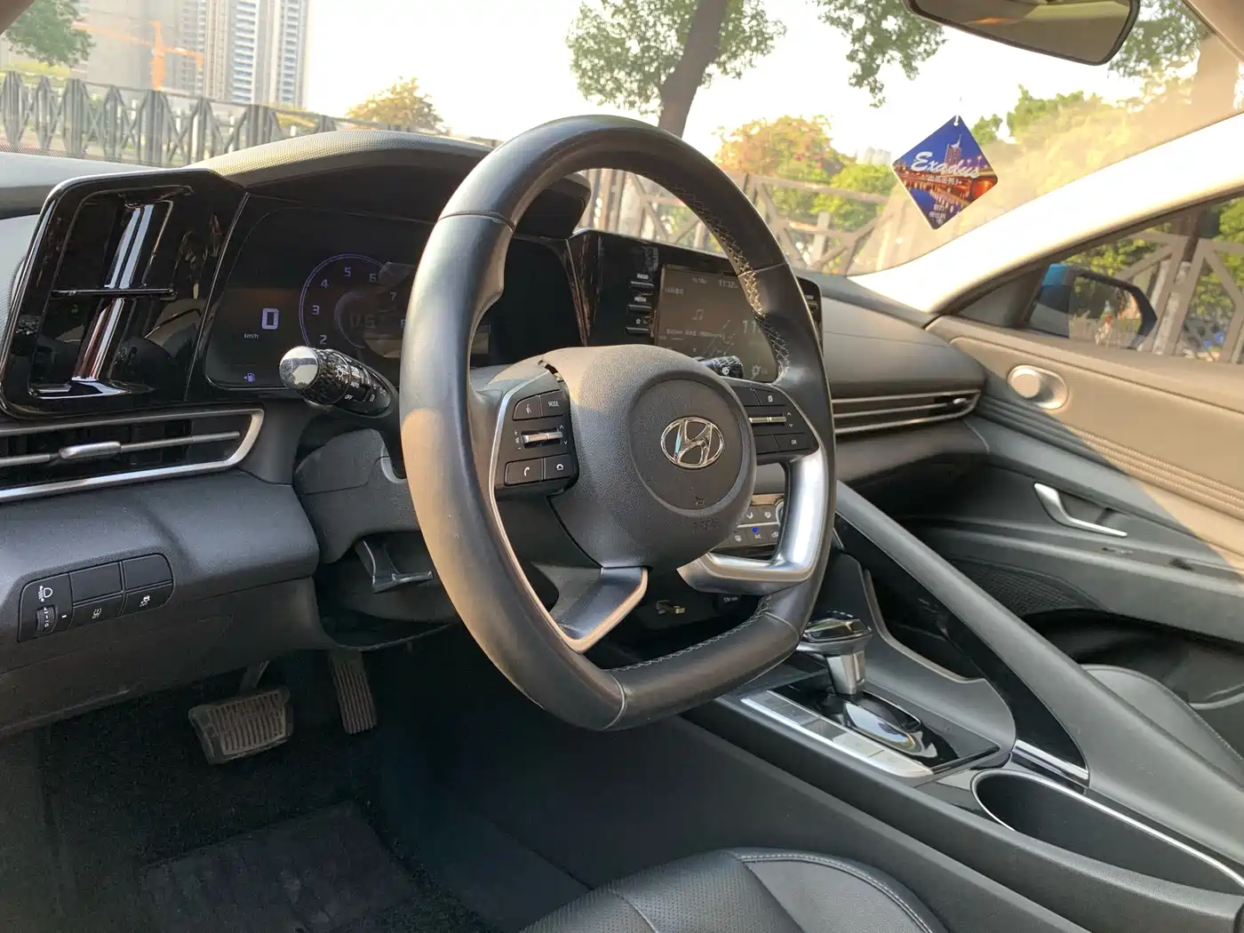 Hyundai Elantra 2021 1.5L CVT GLX Elite Edition фото 17