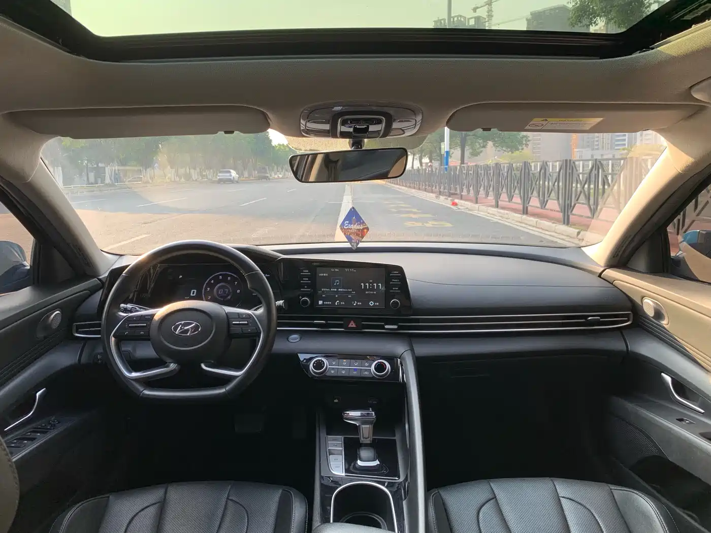 Hyundai Elantra 2021 1.5L CVT GLX Elite Edition фото 30