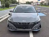 Photo 2 - Hyundai Elantra