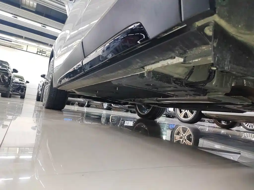 Cadillac XT4 2025 2024 28T 2WD Premium