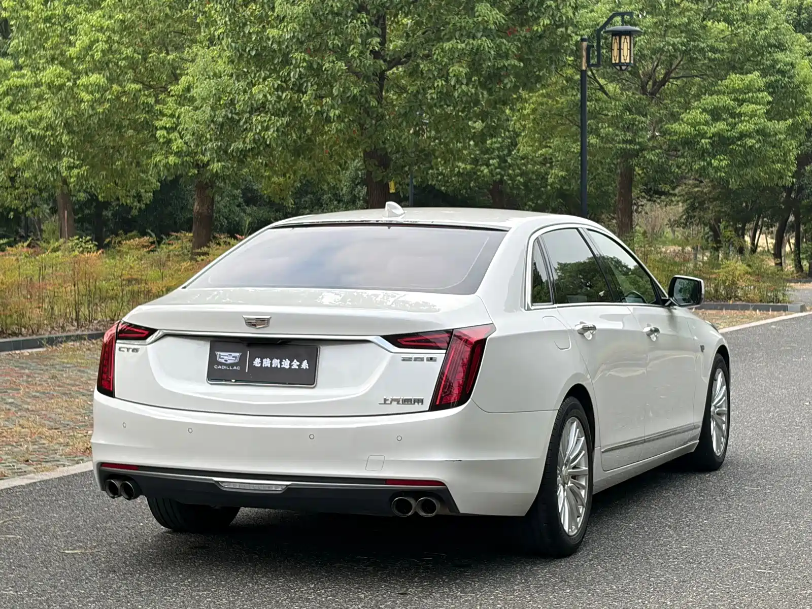 Фото 25 - Cadillac CT6