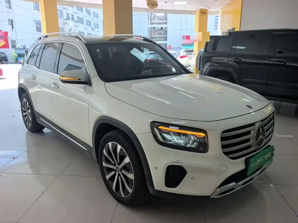 Photo 4 - Mercedes-Benz GLB