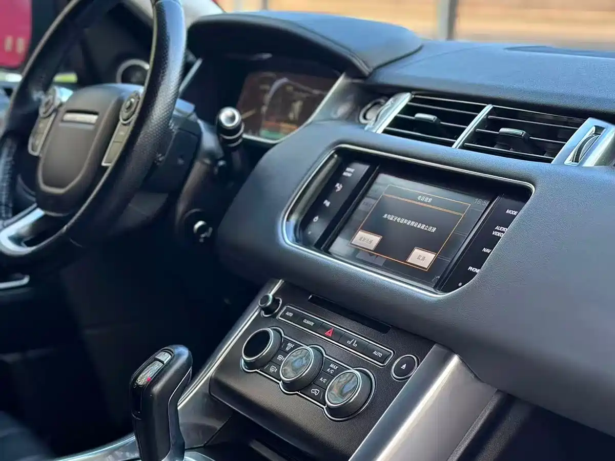 Land Rover Range Rover Sport 2014 3.0 SC V6 HSE фото 7