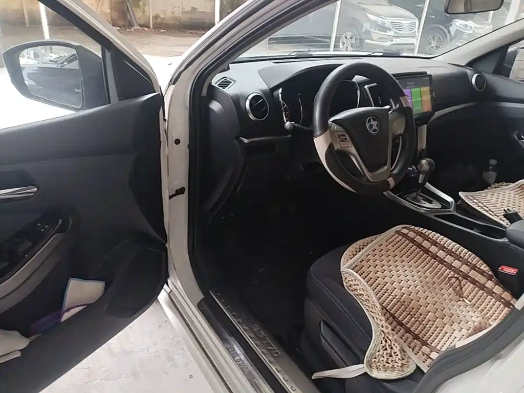 Venucia T70 2017 2016 2.0L CVT Rui Xing Edition