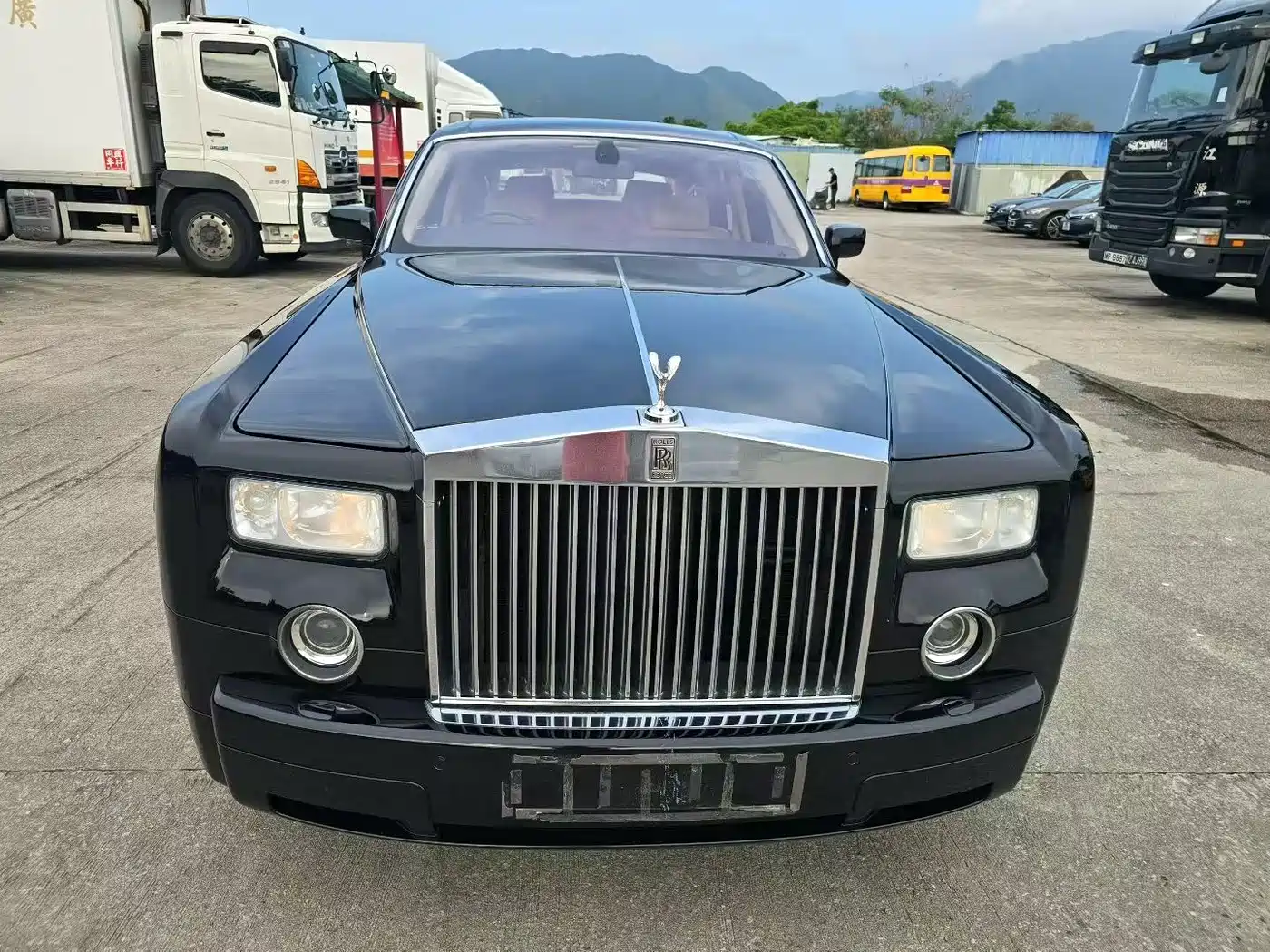 Фото 2 - Rolls-Royce Phantom