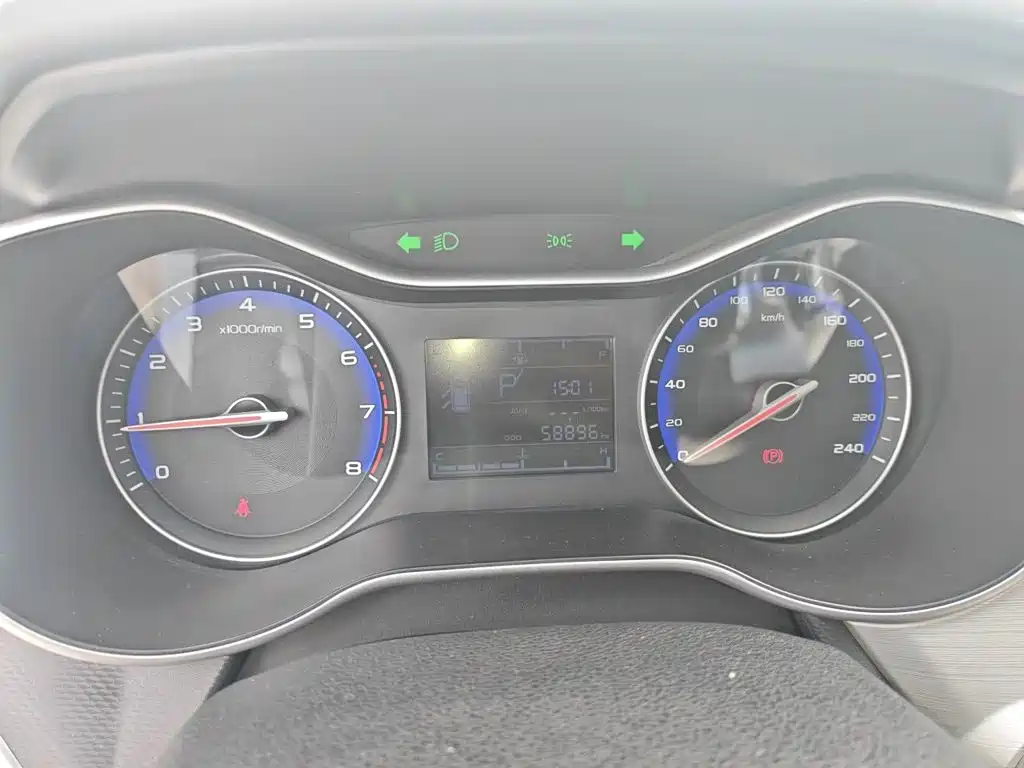 Фото 4 - Geely Vision