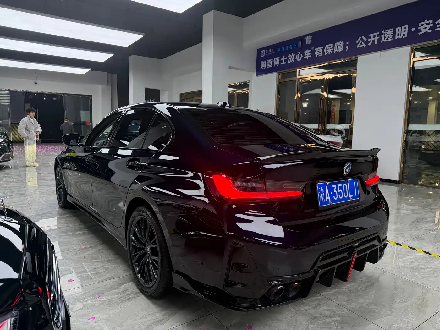 BMW 3 Series 2024 325Li M Sport Shadowline Package фото 13