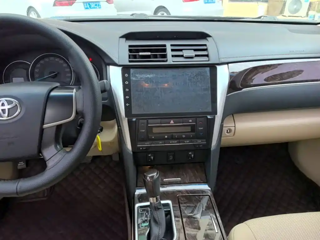 Photo 13 - Toyota Camry